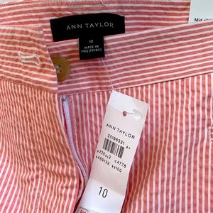 NWT Pink & White Seersucker Cropped Pants